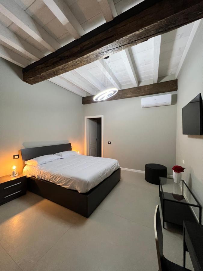 V&B Suites And Apartments 파비아 외부 사진